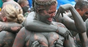 16 Things You See At Festivals That Would Never Be Ok In Real Life