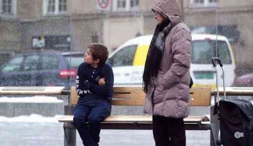 This Child Was Sitting At A Bench In Freezing Temperatures Without A Coat, Here's How People Reacted