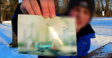 Time Traveller Calims That He Took This Picture In The Year 6000 While Having Proof